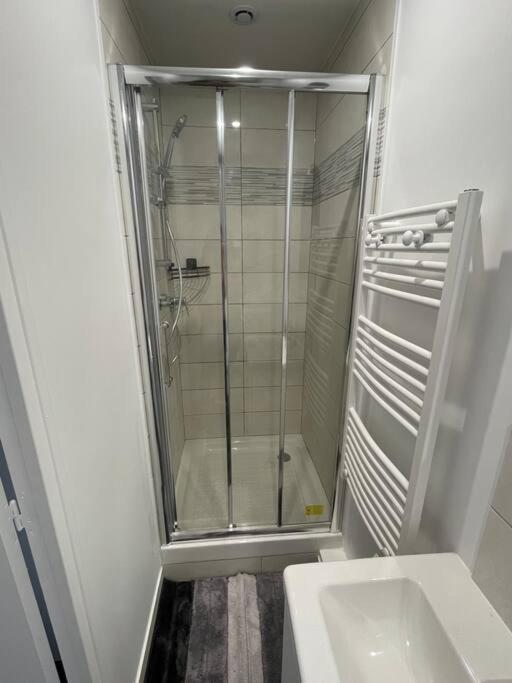 Joli T2, Terrasse Et Jardin, Ideal Pour Familles, A 15 Min De L'Aeroport Roissy Cdg Tremblay-en-France Екстериор снимка