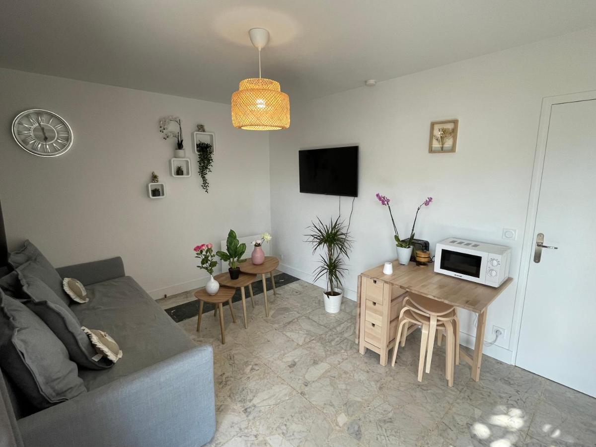 Joli T2, Terrasse Et Jardin, Ideal Pour Familles, A 15 Min De L'Aeroport Roissy Cdg Tremblay-en-France Екстериор снимка