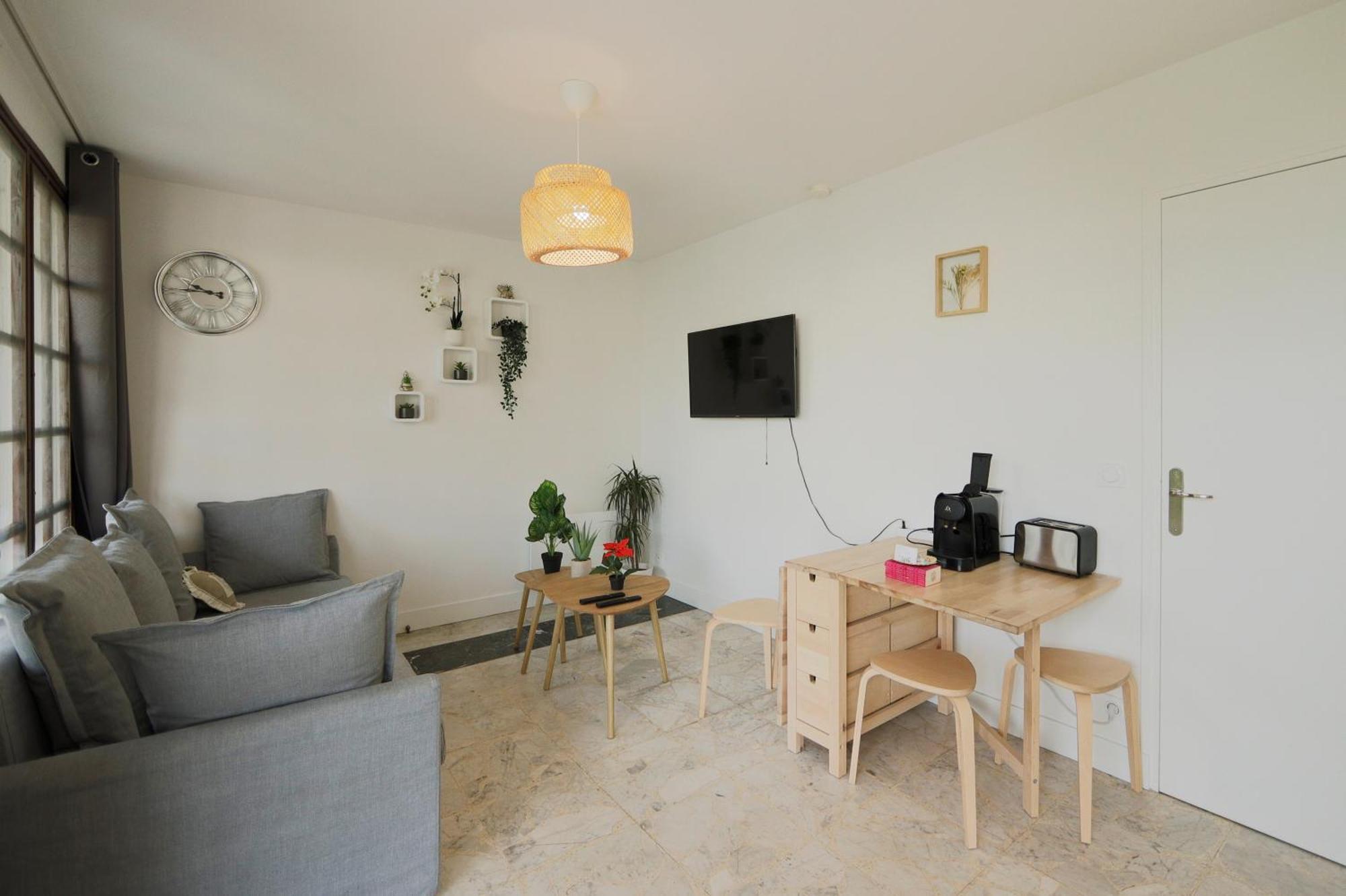 Joli T2, Terrasse Et Jardin, Ideal Pour Familles, A 15 Min De L'Aeroport Roissy Cdg Tremblay-en-France Екстериор снимка